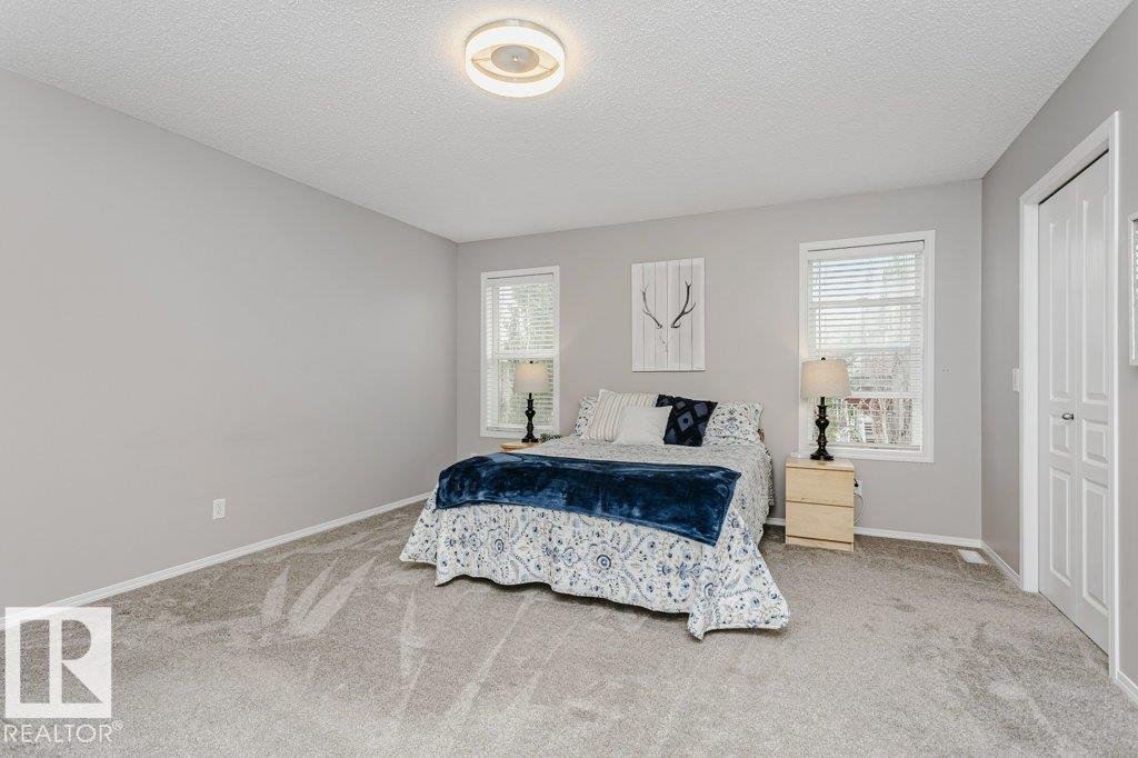 5323 RUE PARC ST - 19