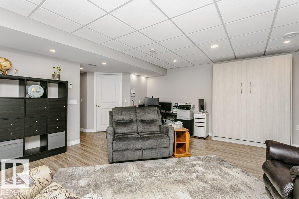 5323 RUE PARC ST — photo 32