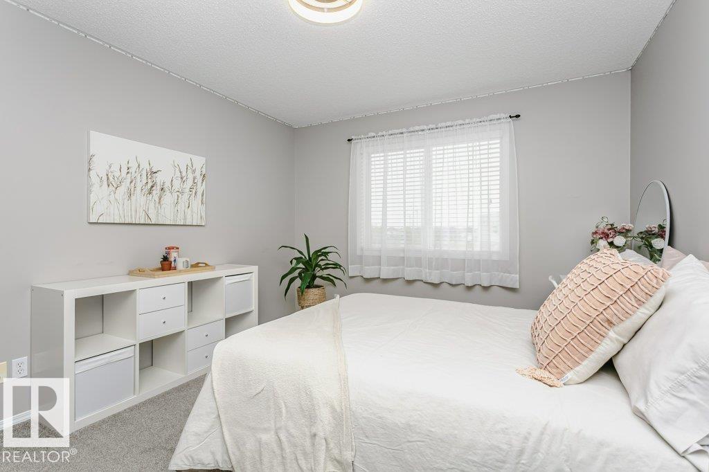 5323 RUE PARC ST - 25