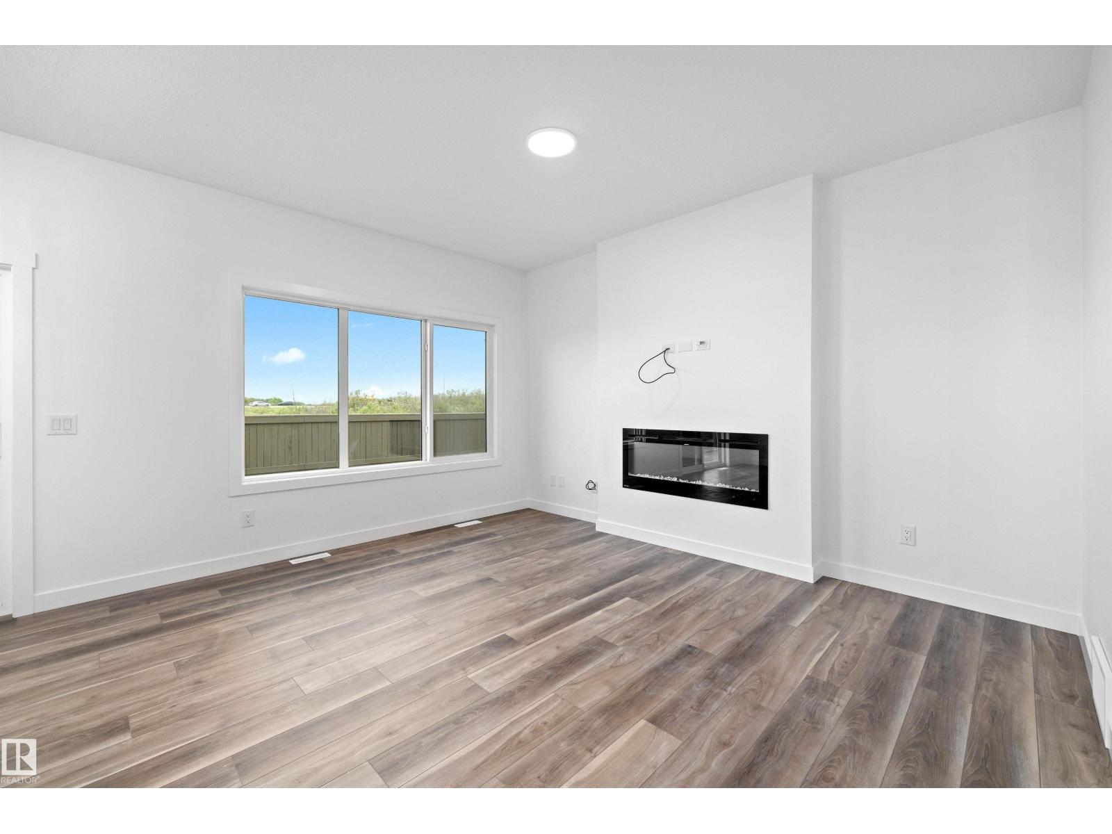 8532 183 AV NW — photo 19