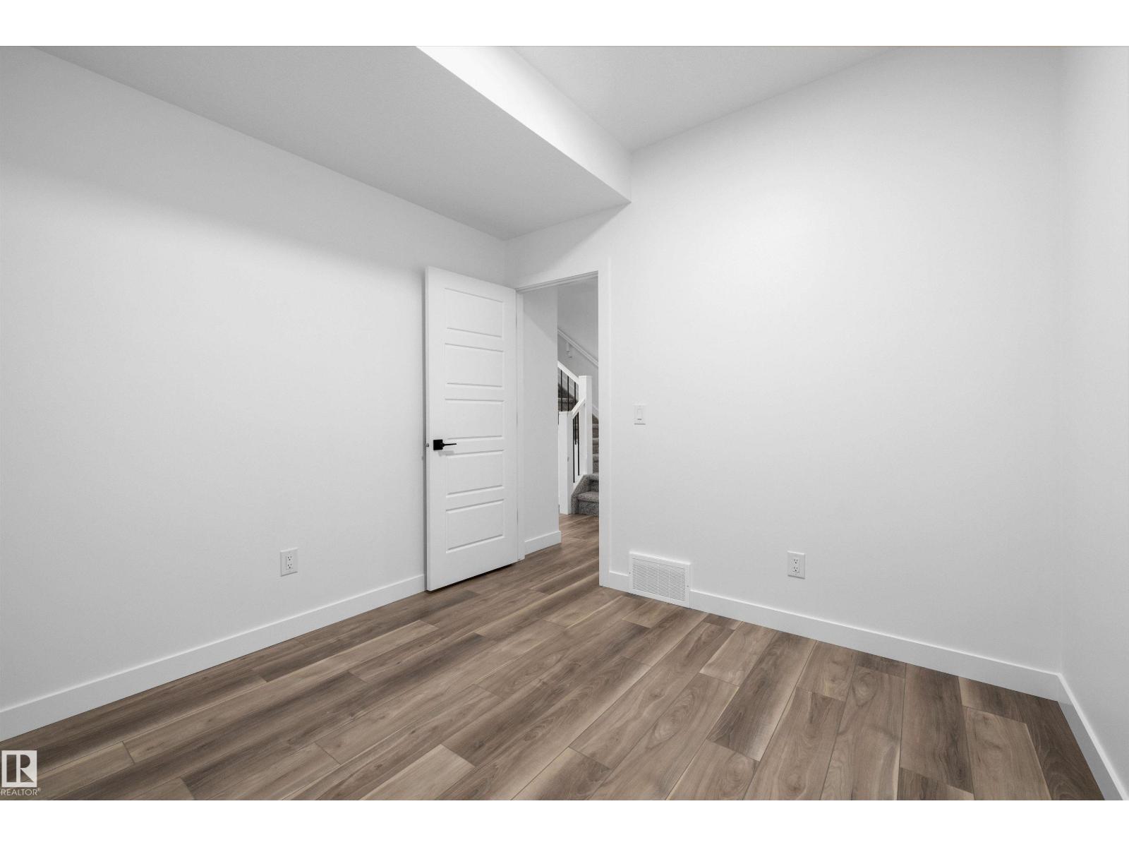 8532 183 AV NW — photo 7