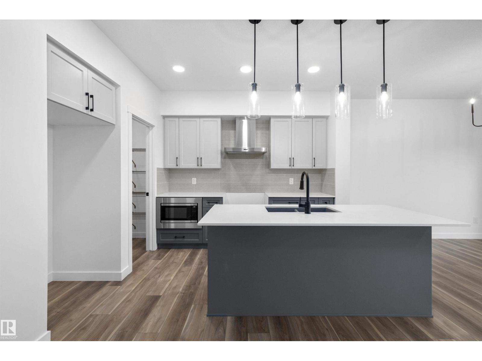 8532 183 AV NW — photo 12