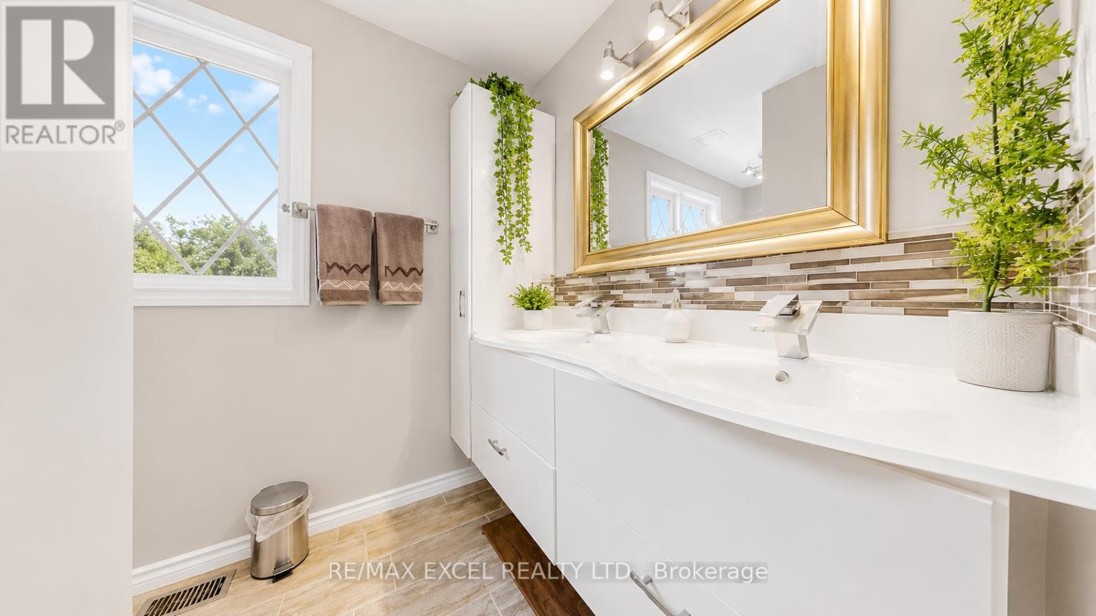 3 RUDDELL PLACE - 25