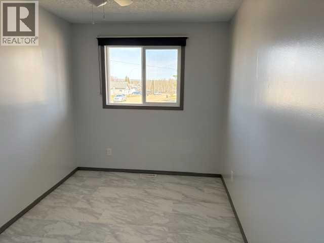 4418 54 Avenue - 21