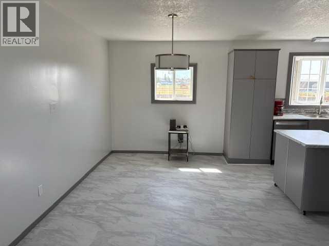 4418 54 Avenue - 9