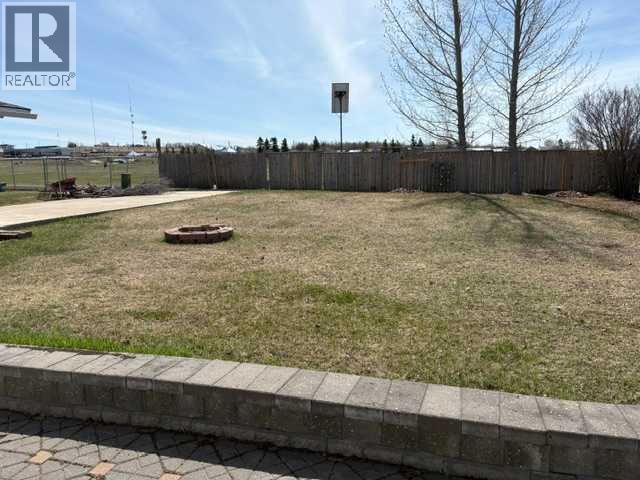 4418 54 Avenue - 41