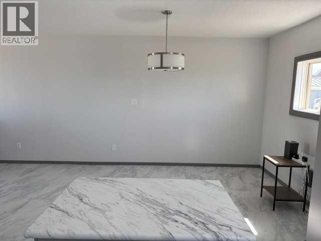4418 54 Avenue - 10