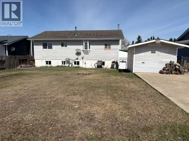 4418 54 Avenue - 43