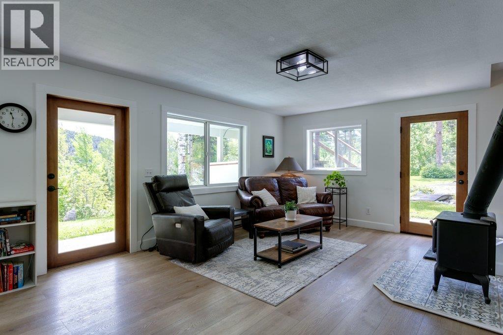 370 Philpott Road, Kelowna