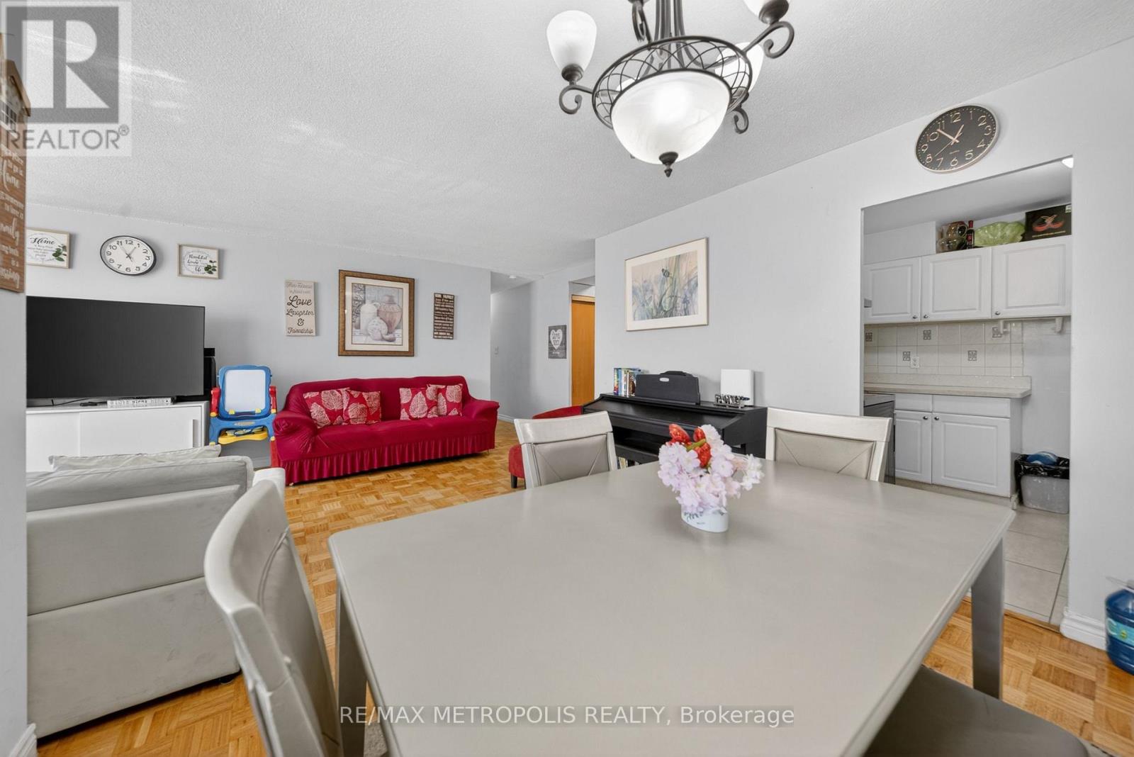 #104 2825 ISLINGTON AVENUE - 12