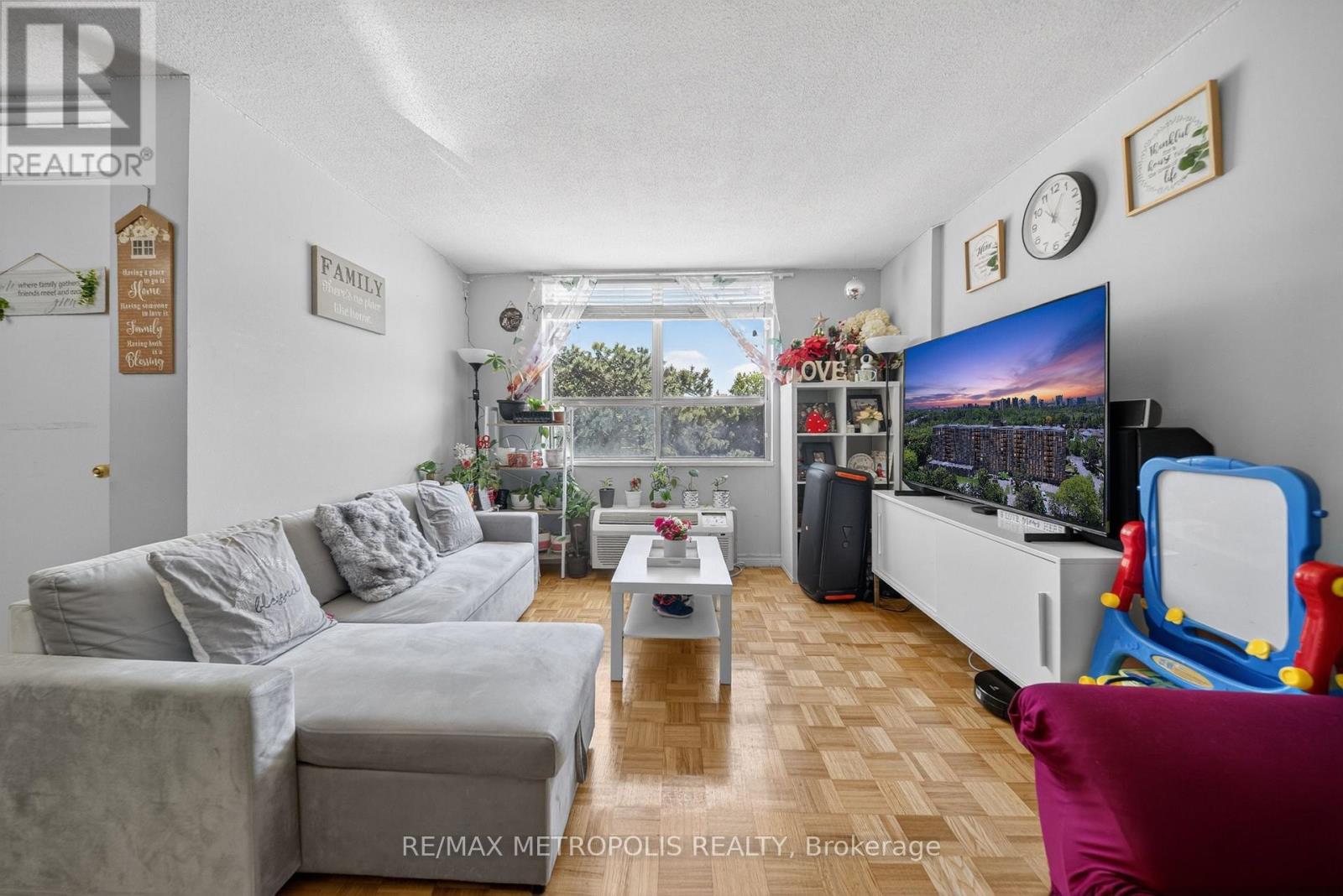 #104 2825 ISLINGTON AVENUE - 15