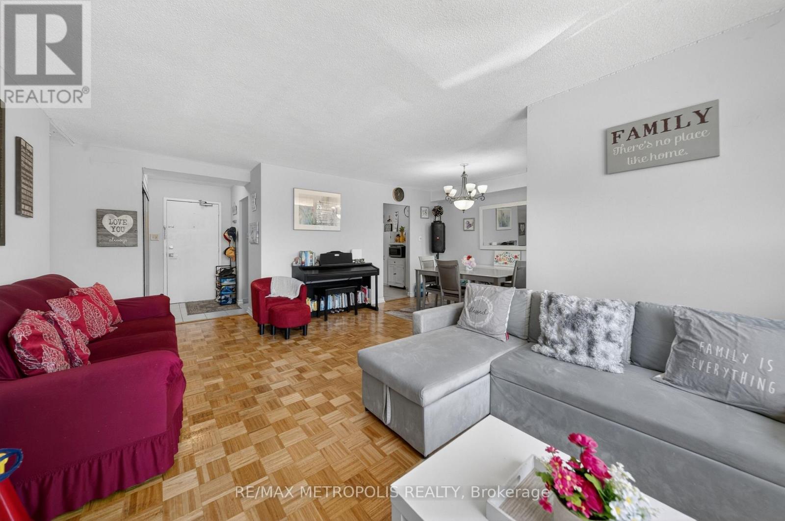 #104 2825 ISLINGTON AVENUE - 16