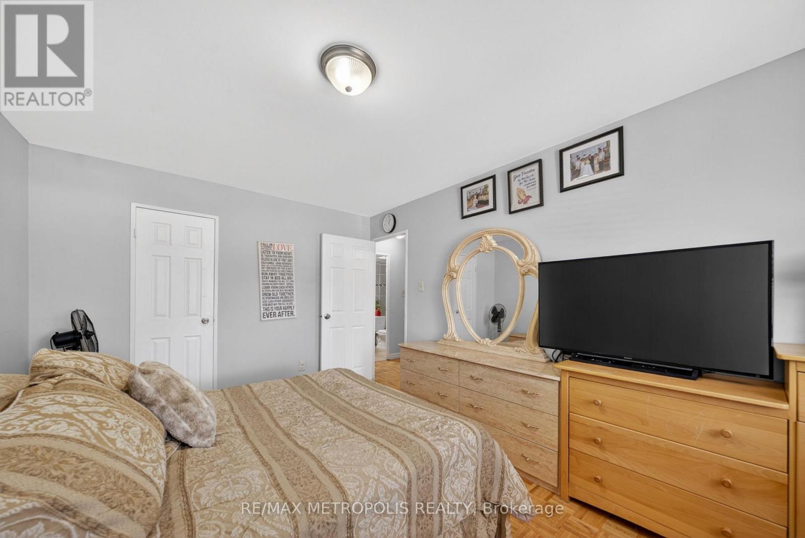#104 2825 ISLINGTON AVENUE - 25