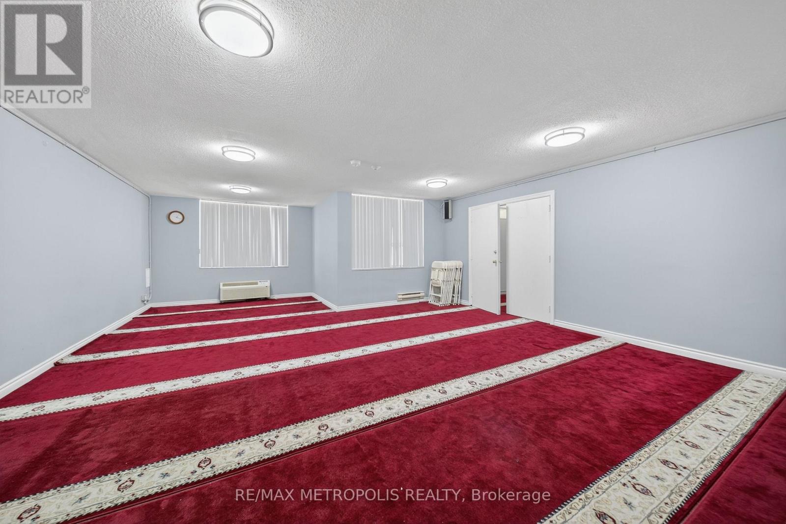 #104 2825 ISLINGTON AVENUE - 34