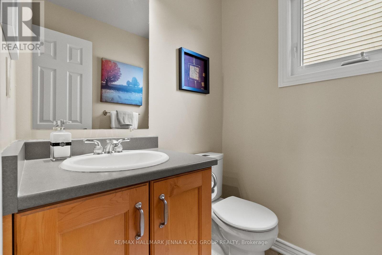 3 Bed, 4 Bath House for Sale in Ottawa – 70 HUNTERSFIELD DRIVE, Ottawa – MLS# X13453188 - Image 15