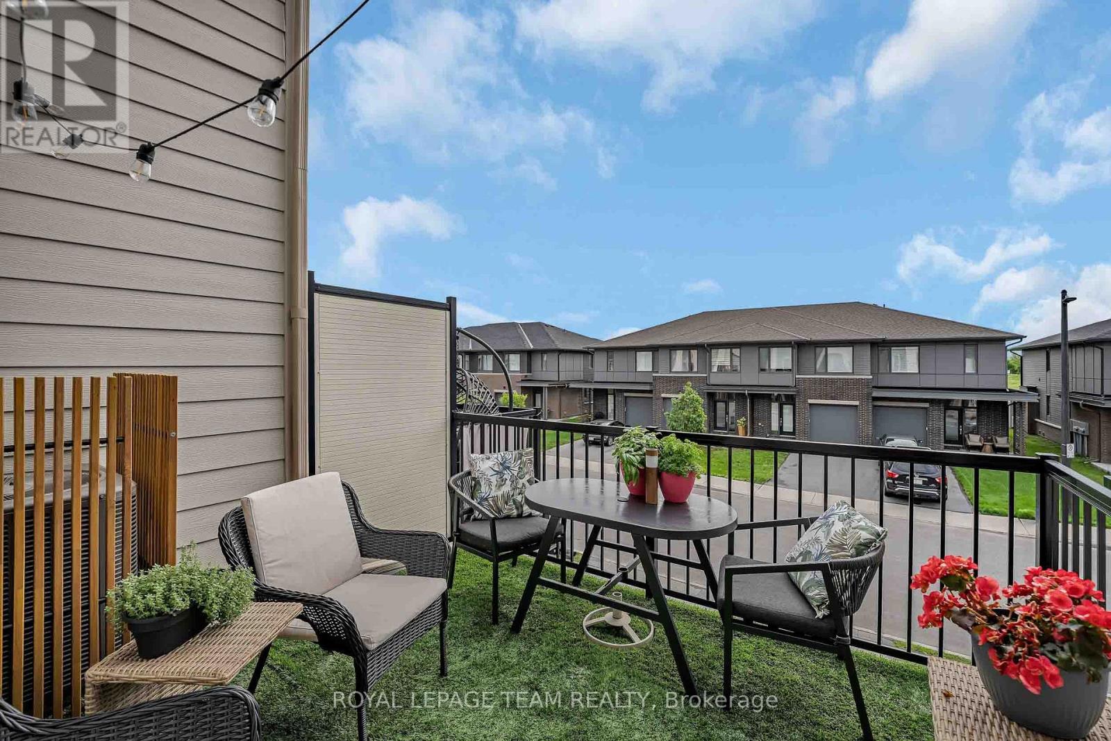 2 Bed, 2 Bath House for Sale in Ottawa – 305 SQUADRON CRESCENT, Ottawa – MLS# X13453198 - Image 17