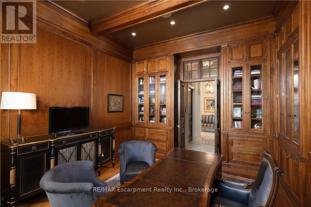 2054 LAKESHORE ROAD E - 14