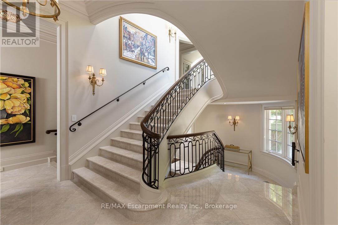 2054 LAKESHORE ROAD E - 16