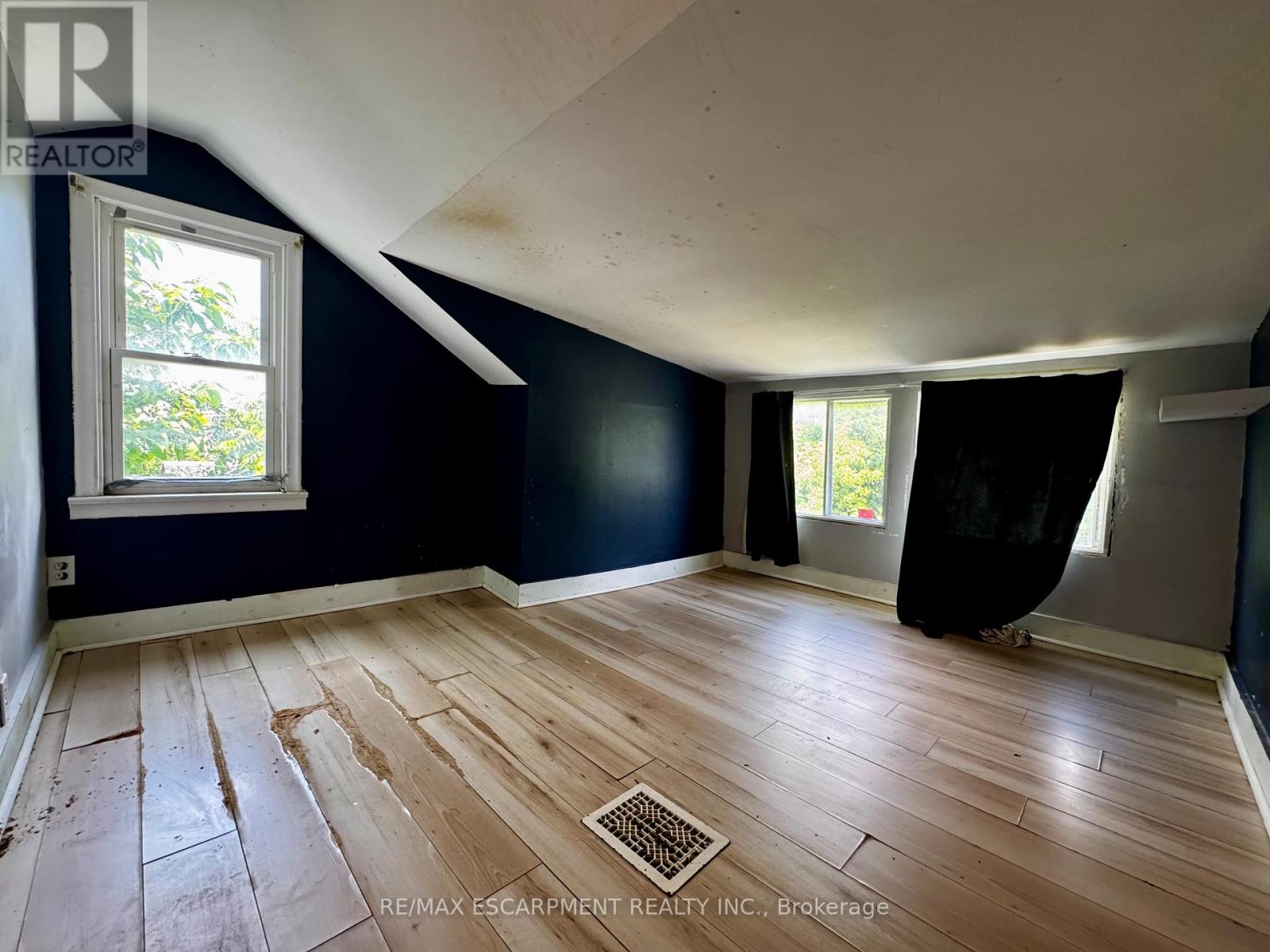 89 LINCOLN AVENUE - 14