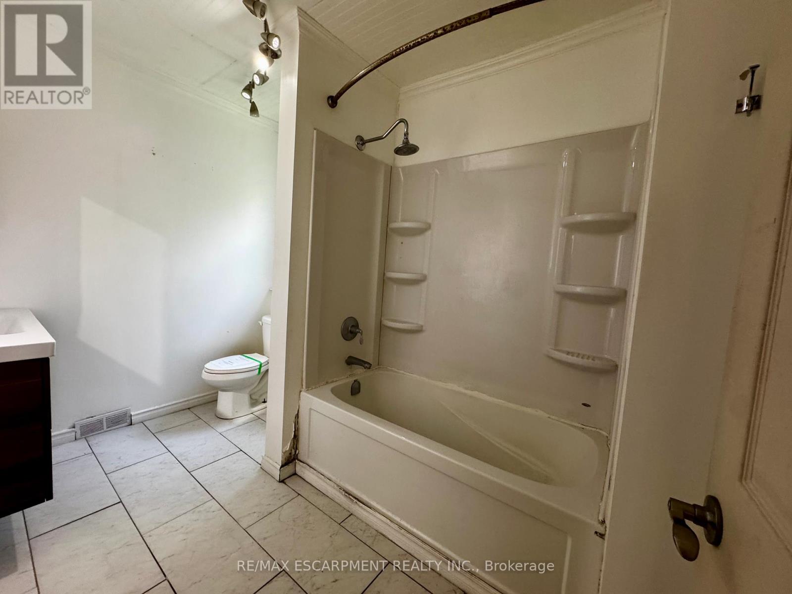 89 LINCOLN AVENUE - 7