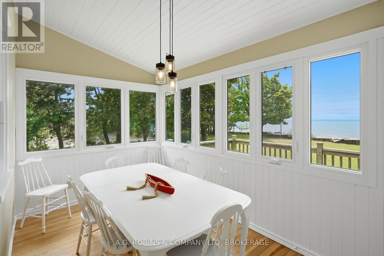 11803 LAKESHORE ROAD - 23