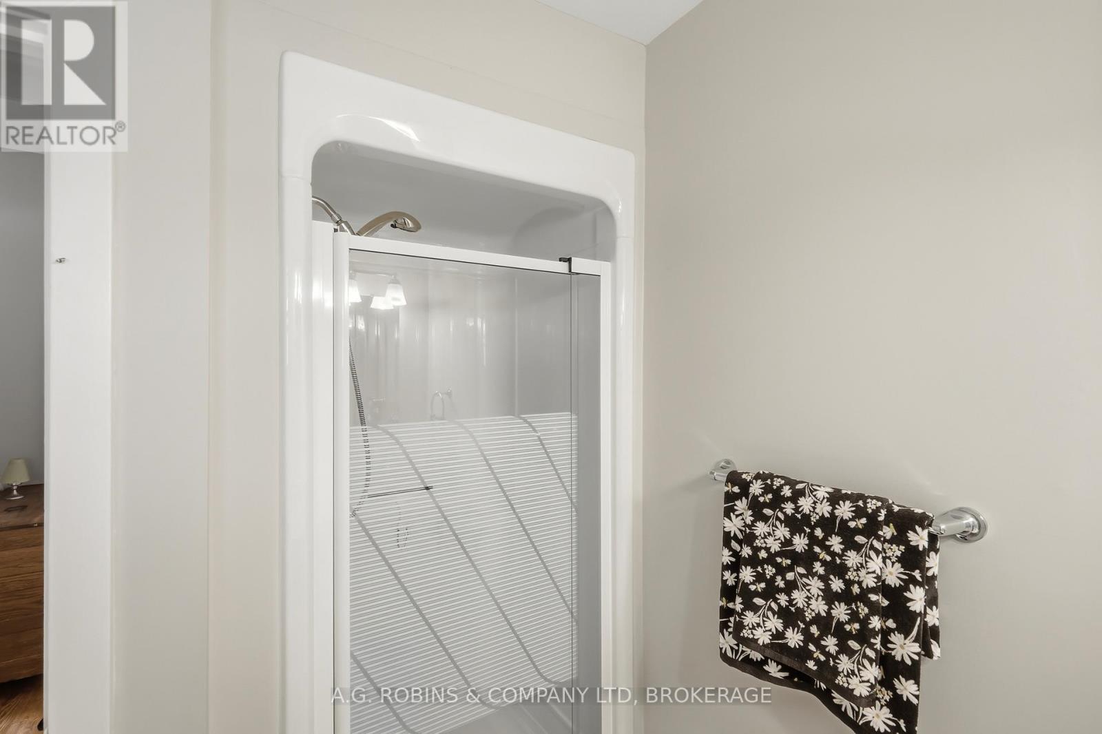 11803 LAKESHORE ROAD - 28