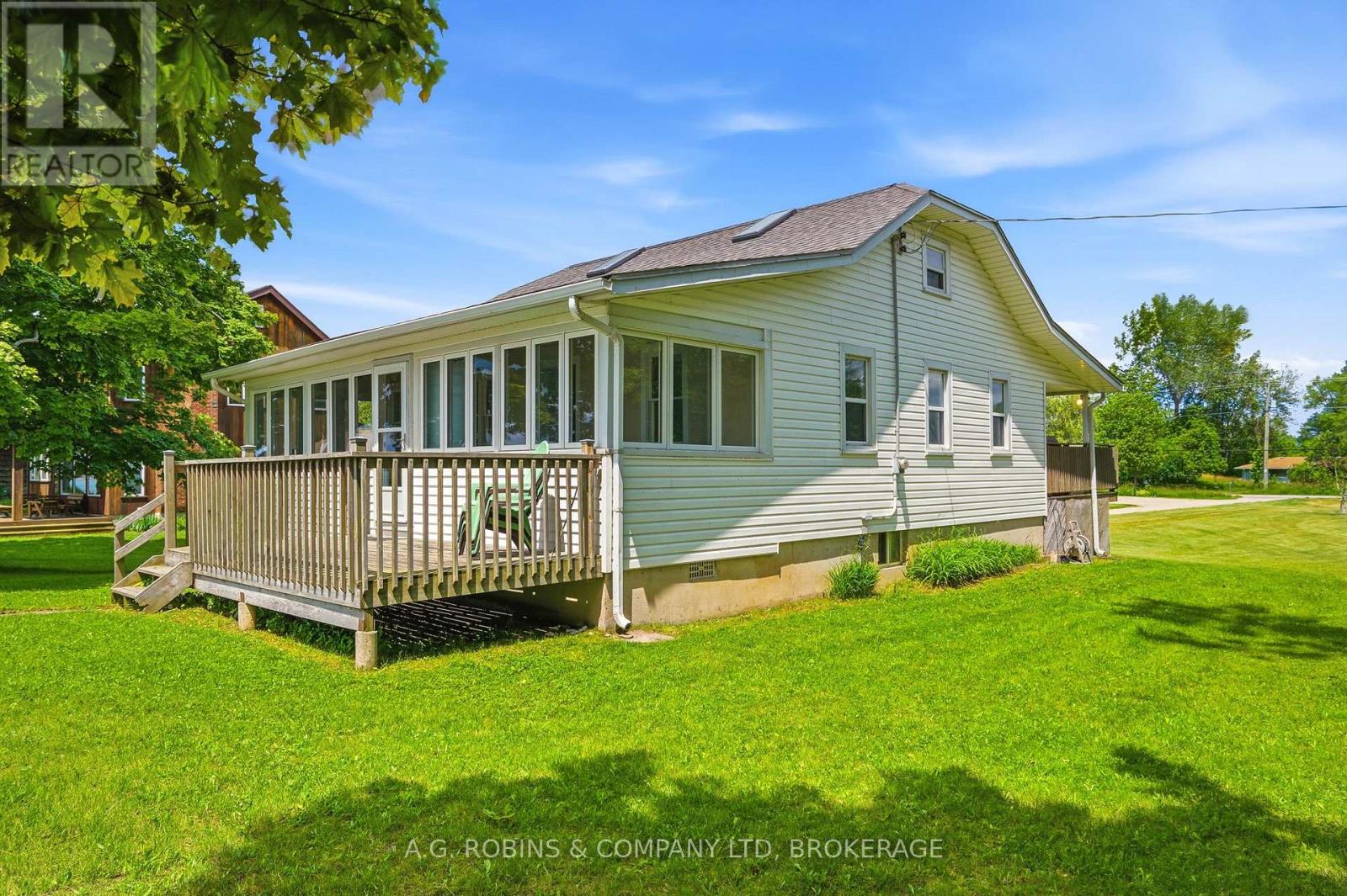 11803 LAKESHORE ROAD - 40