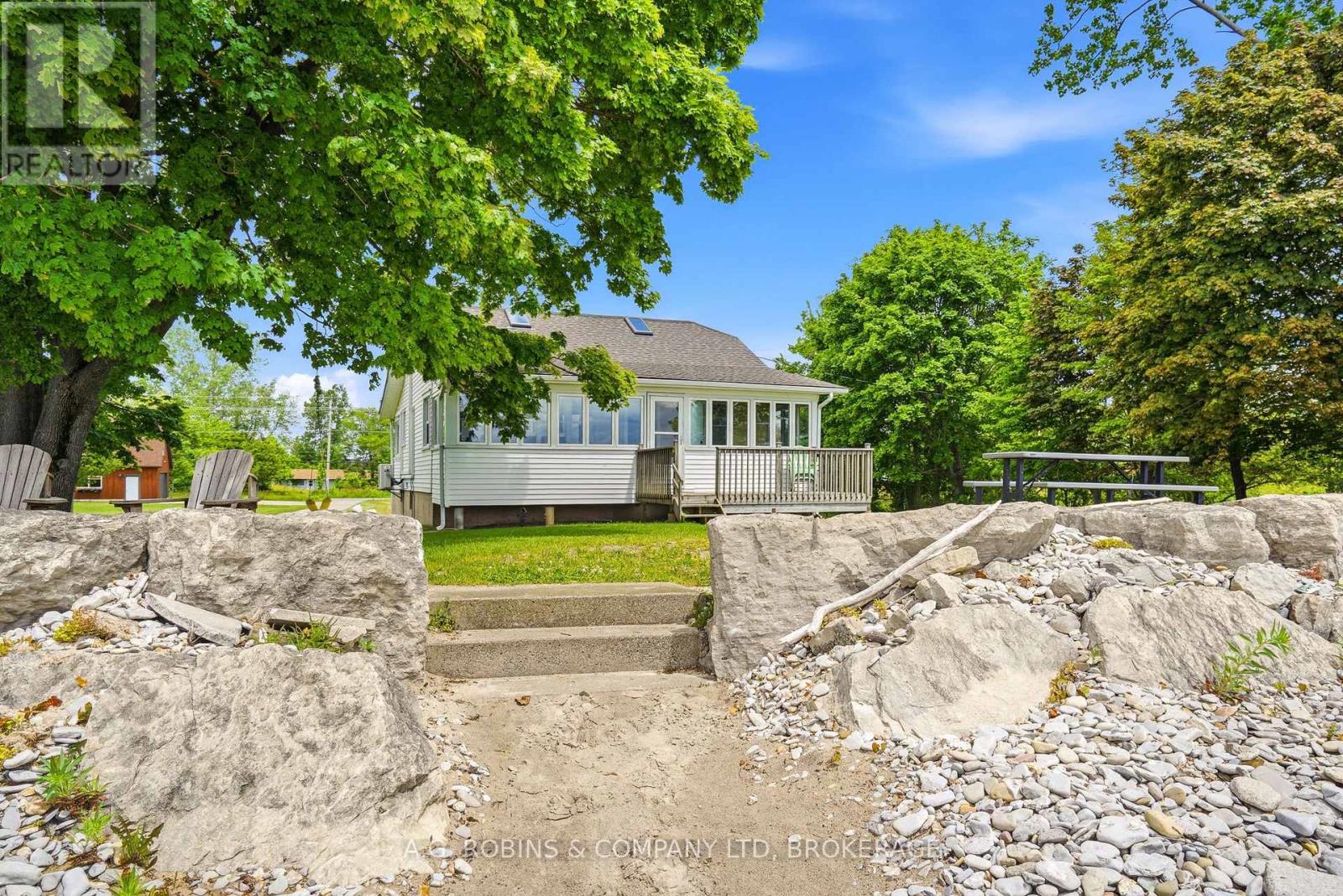 11803 LAKESHORE ROAD - 43