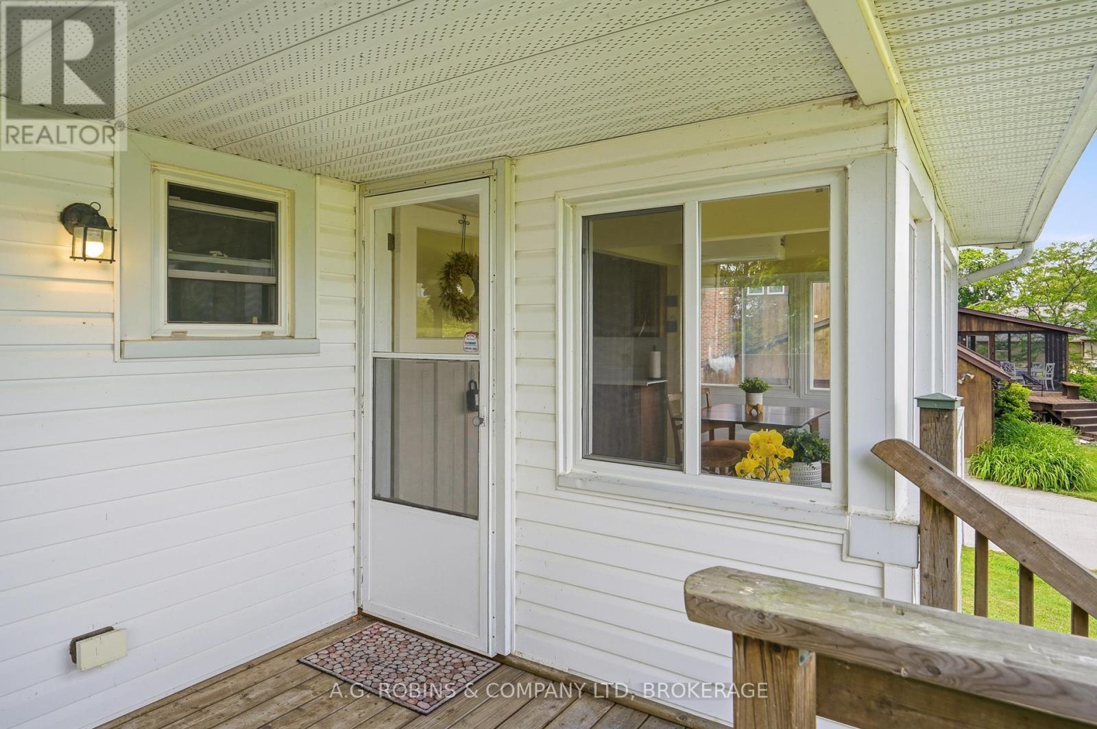11803 LAKESHORE ROAD - 9
