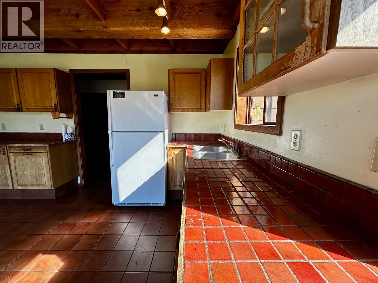 3541 HASTINGS STREET - 12
