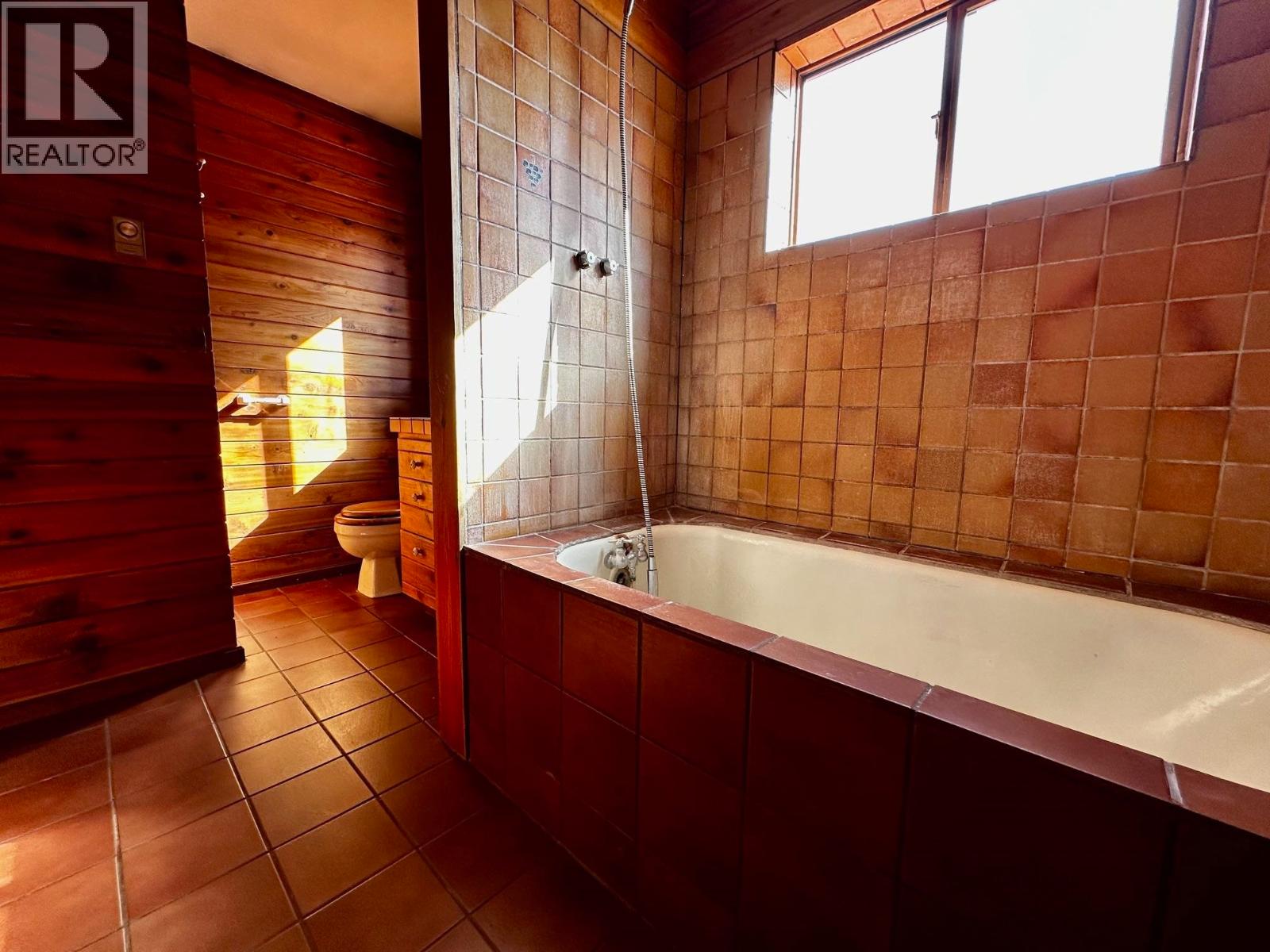 3541 HASTINGS STREET - 18