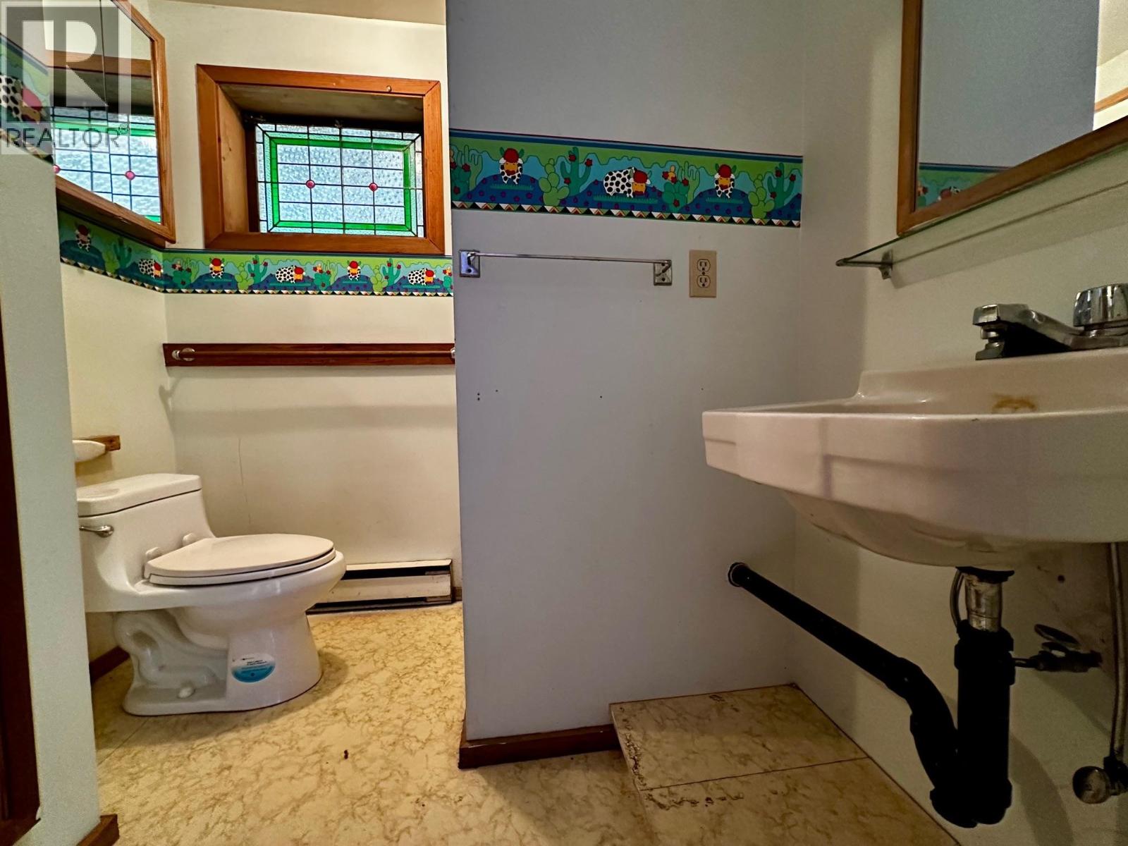 3541 HASTINGS STREET - 23