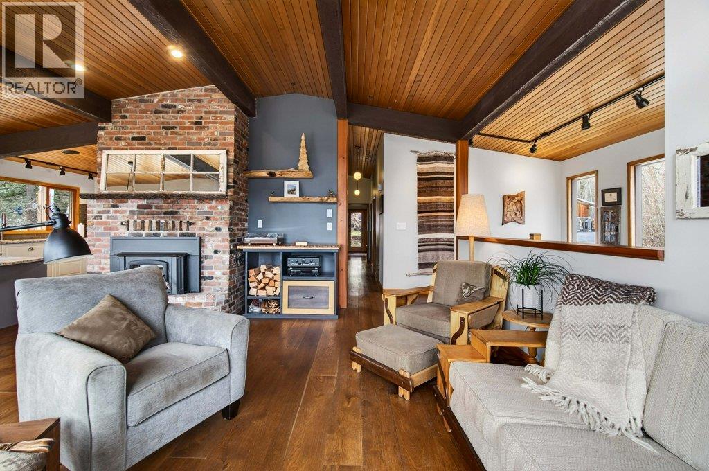 571 60 Street SW - 30