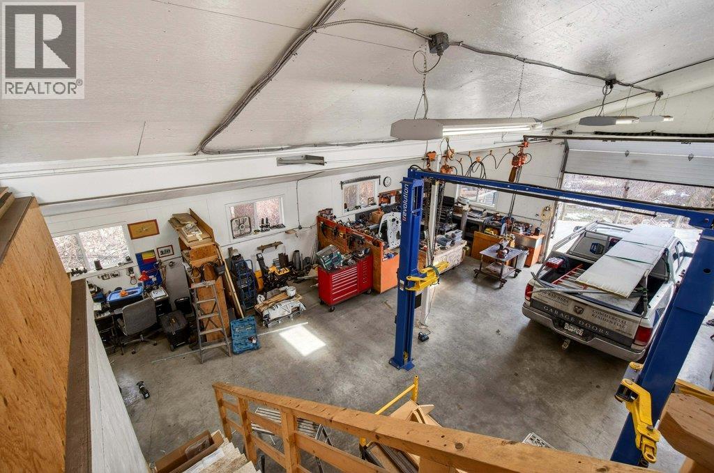 571 60 Street SW - 64