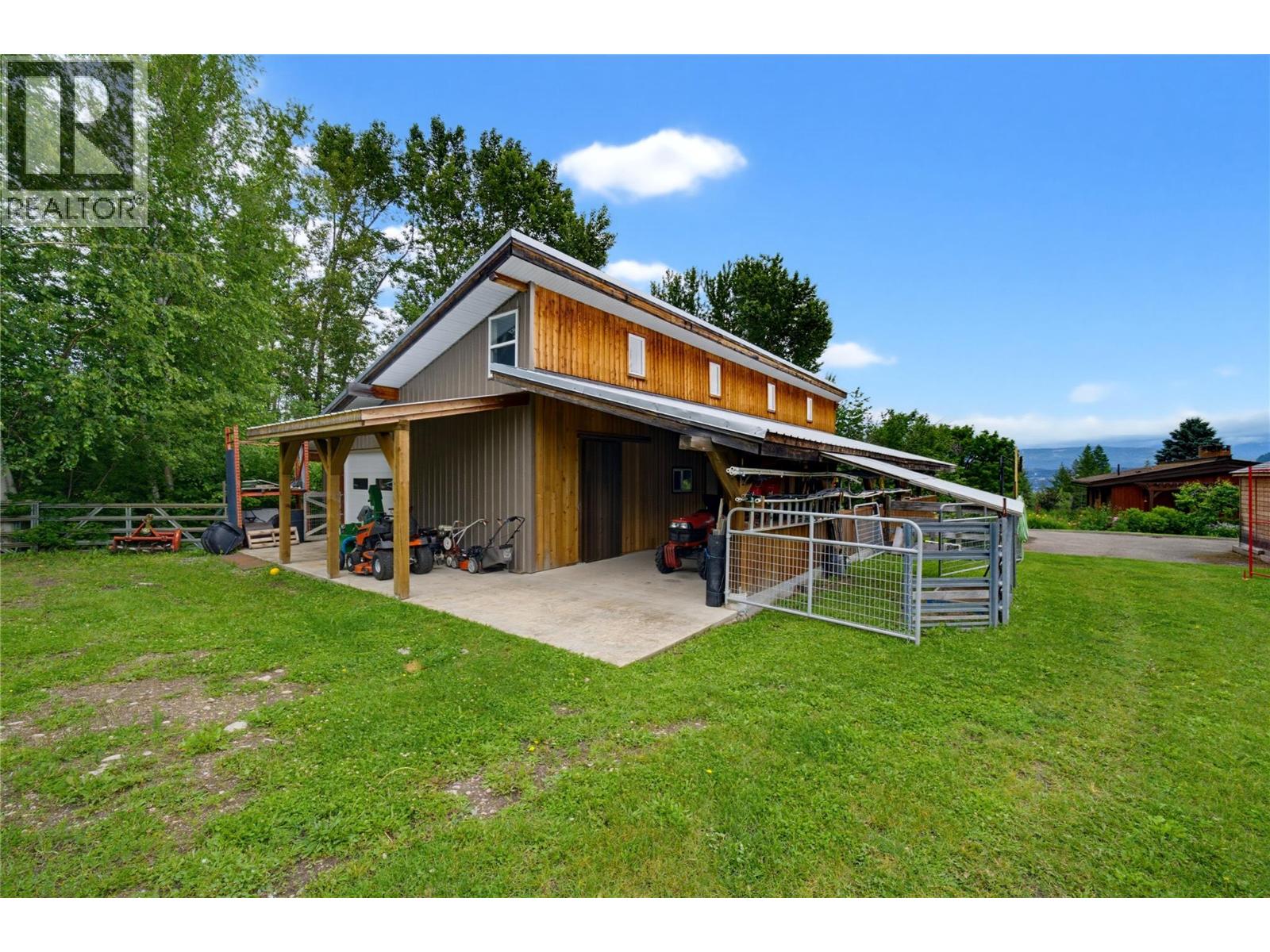 571 60 Street SW - 92