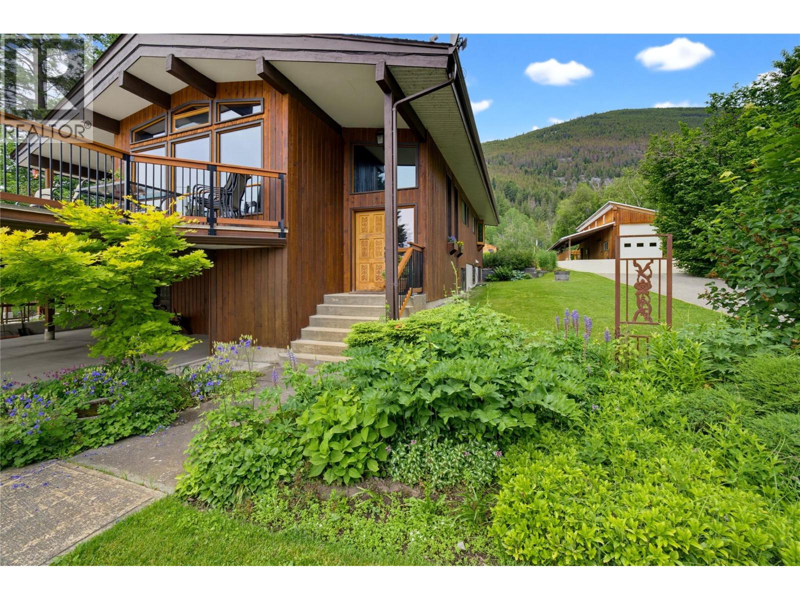 571 60 Street SW - 78