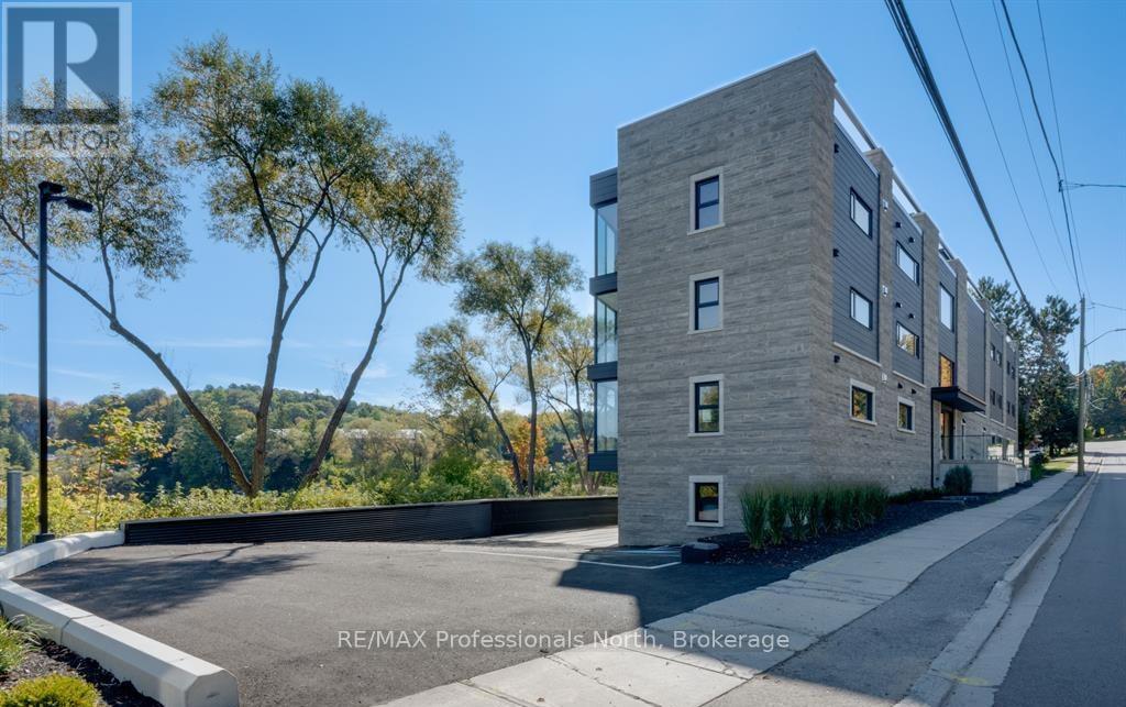 #205 32 BRUNEL ROAD - 7