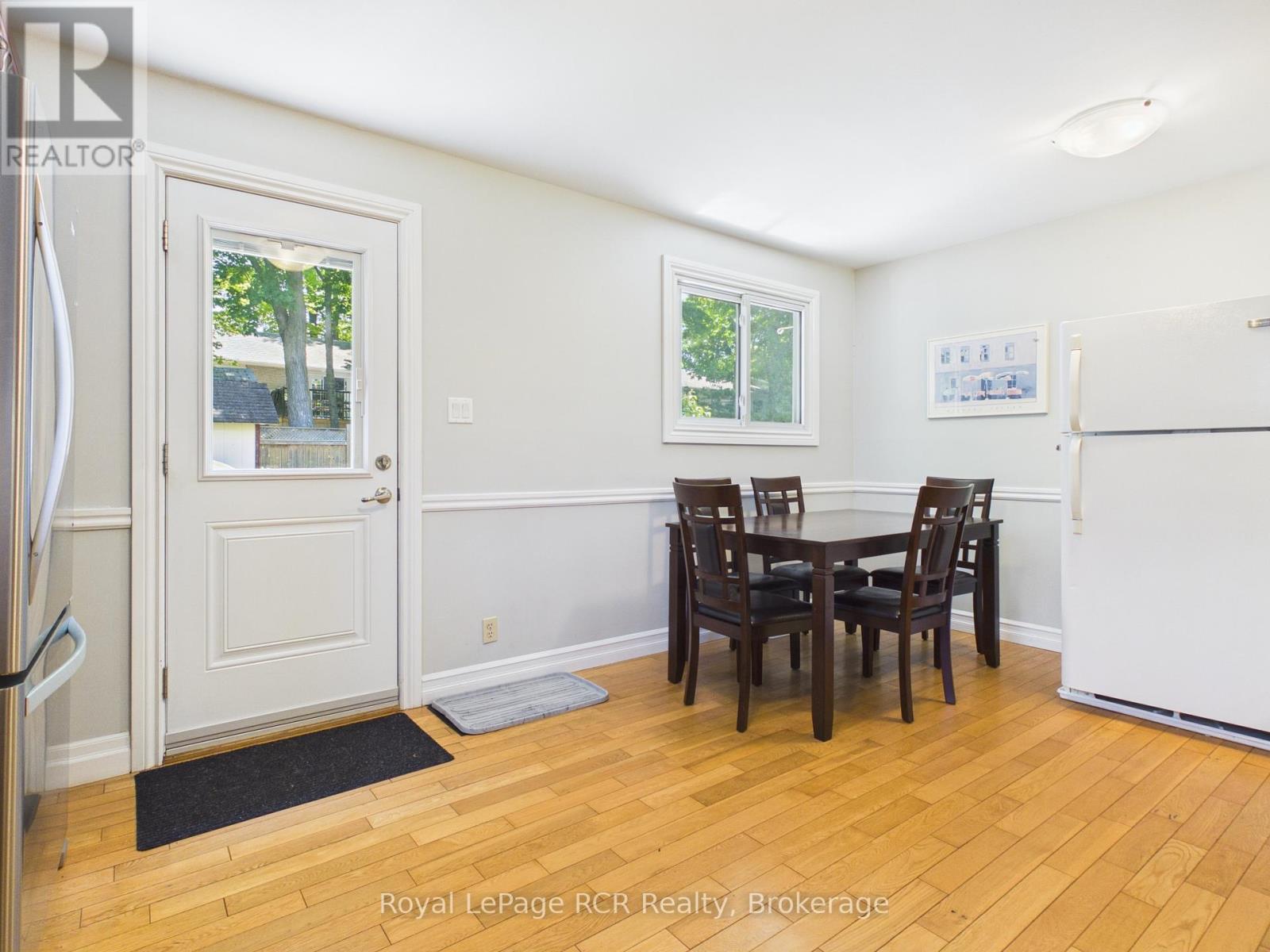 383 WELLINGTON STREET - 14