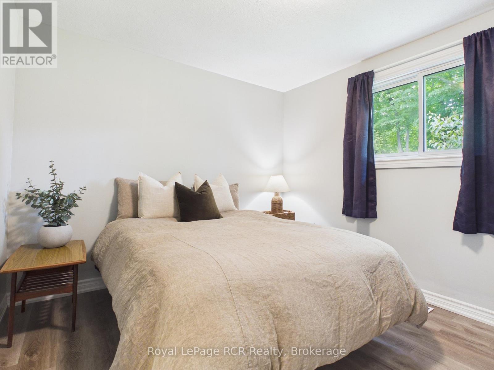 383 WELLINGTON STREET - 16