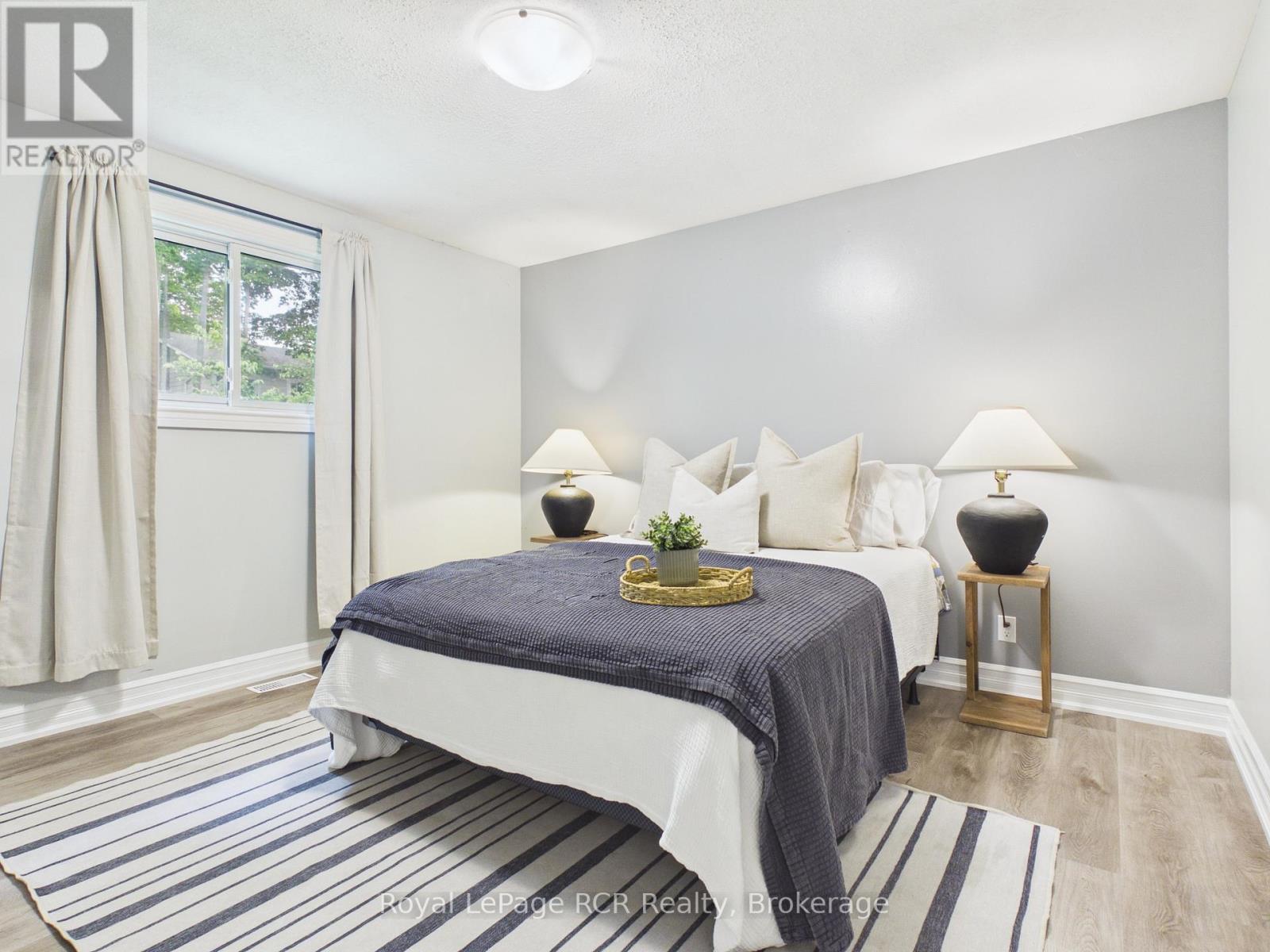 383 WELLINGTON STREET - 18