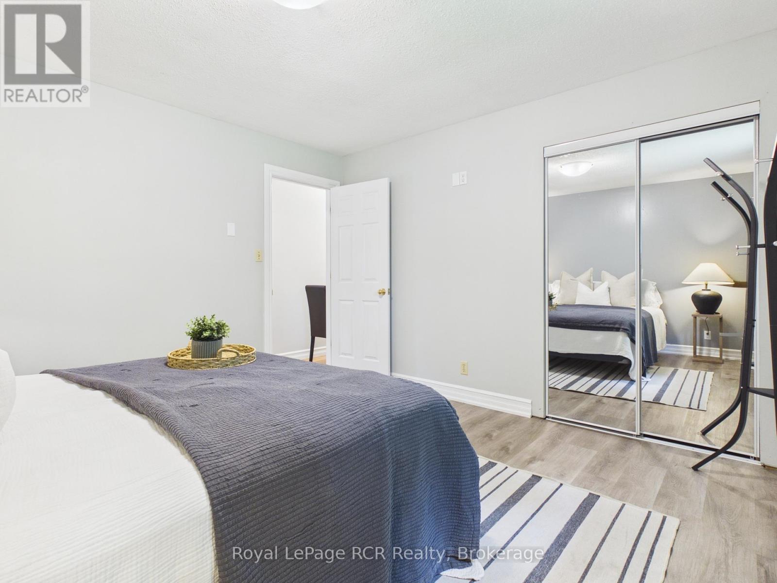 383 WELLINGTON STREET - 20