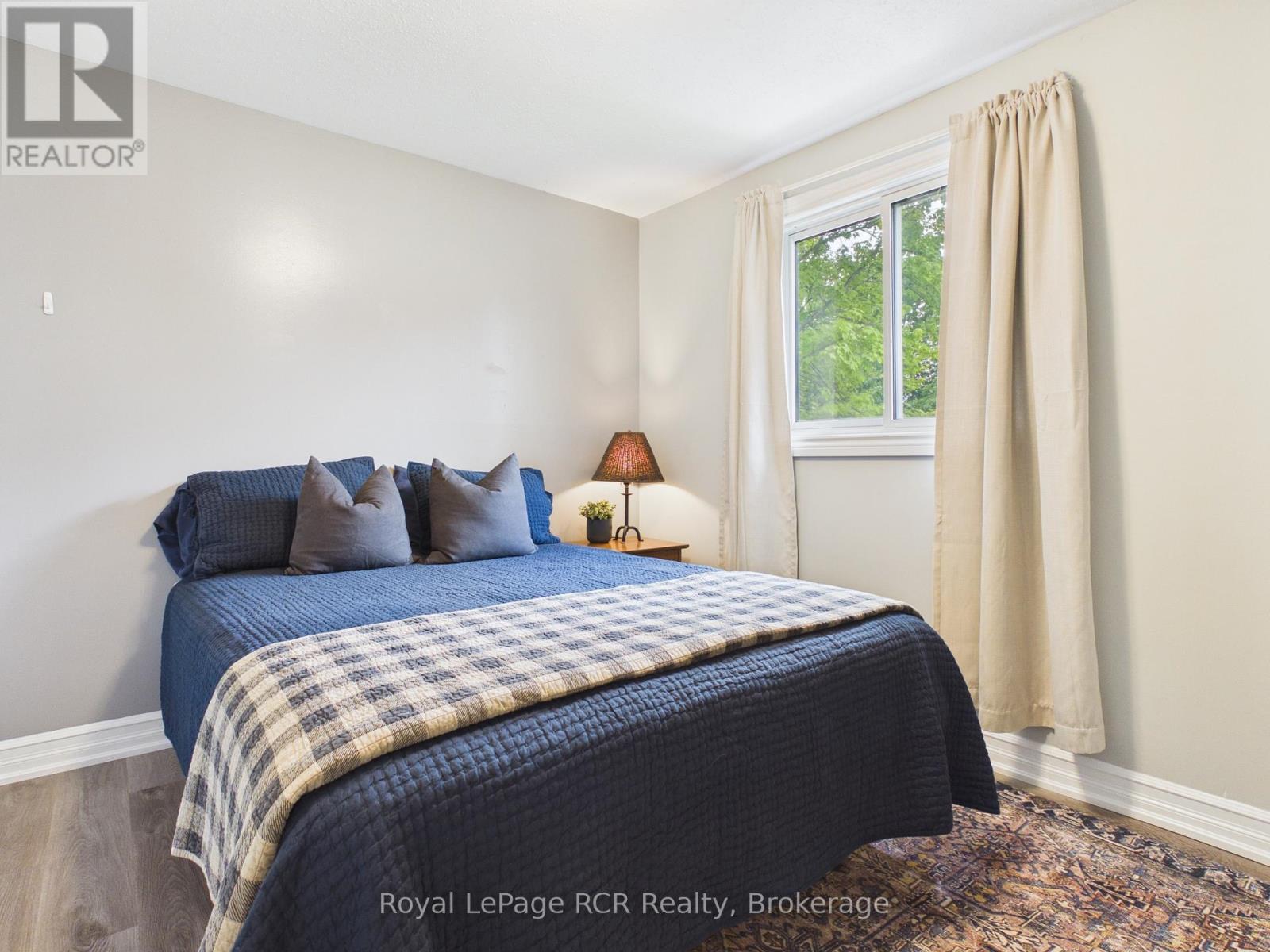 383 WELLINGTON STREET - 21