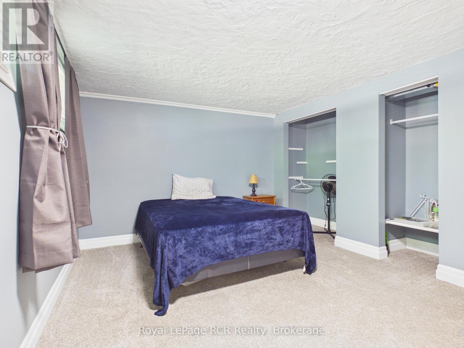 383 WELLINGTON STREET - 27