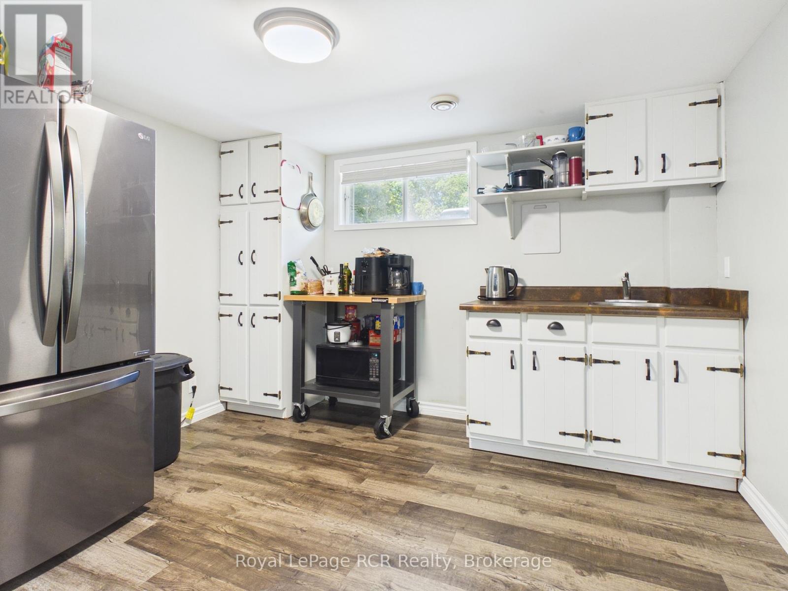 383 WELLINGTON STREET - 29