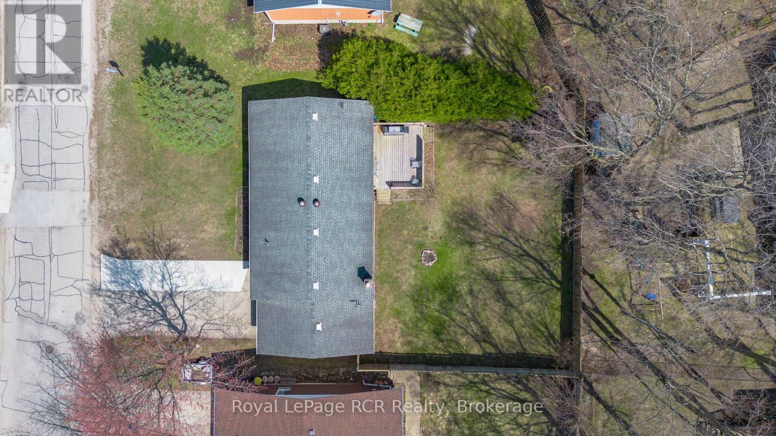 383 WELLINGTON STREET - 4