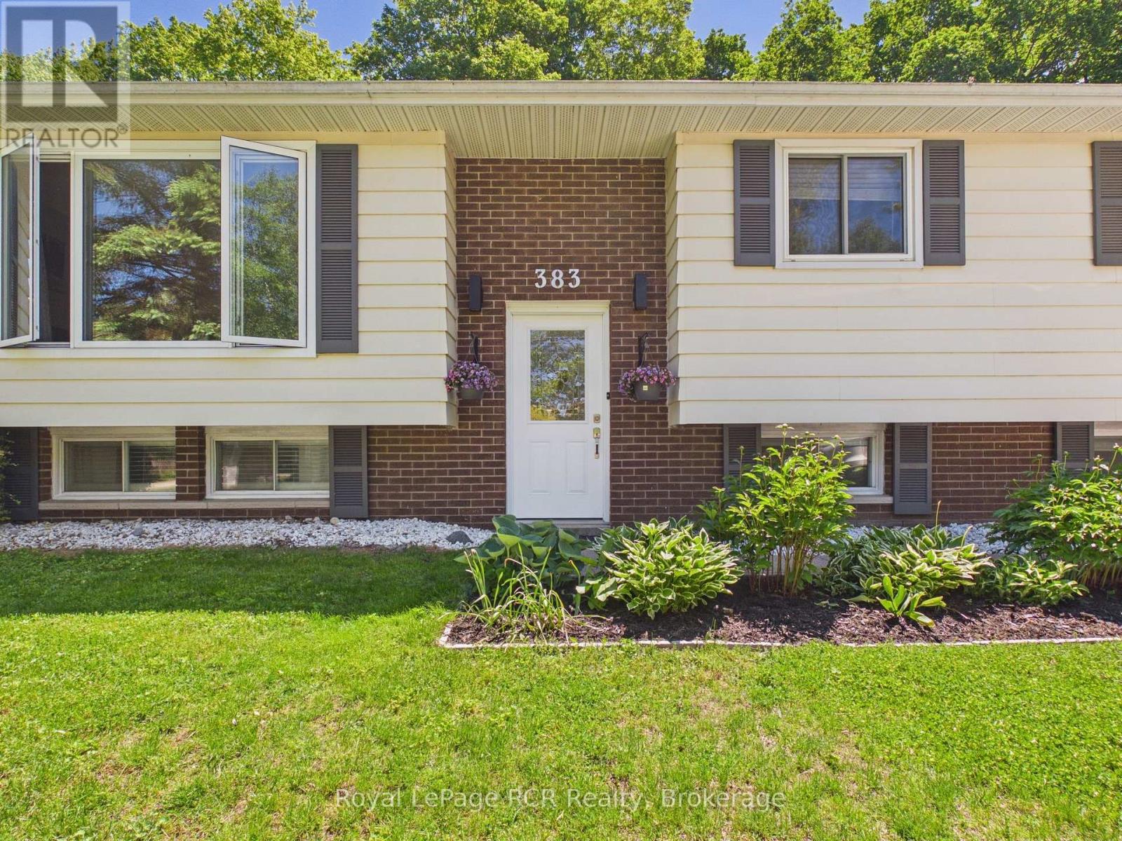 383 WELLINGTON STREET - 5