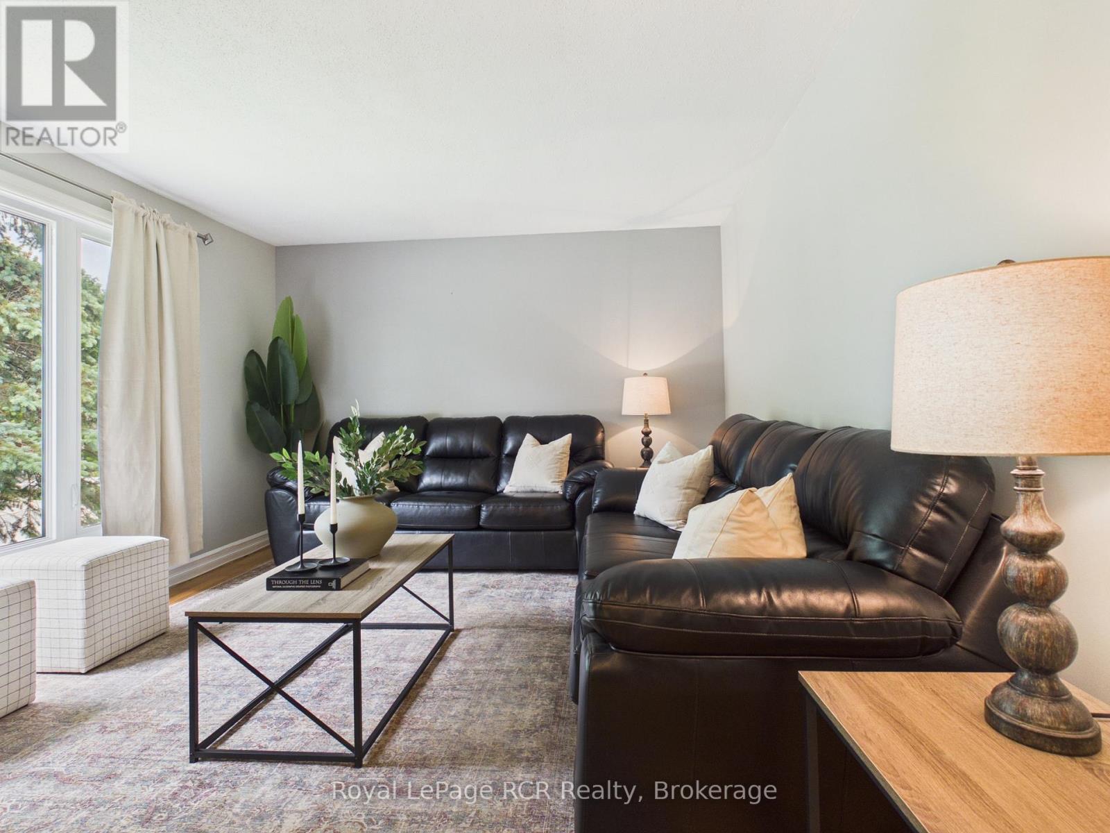 383 WELLINGTON STREET - 8