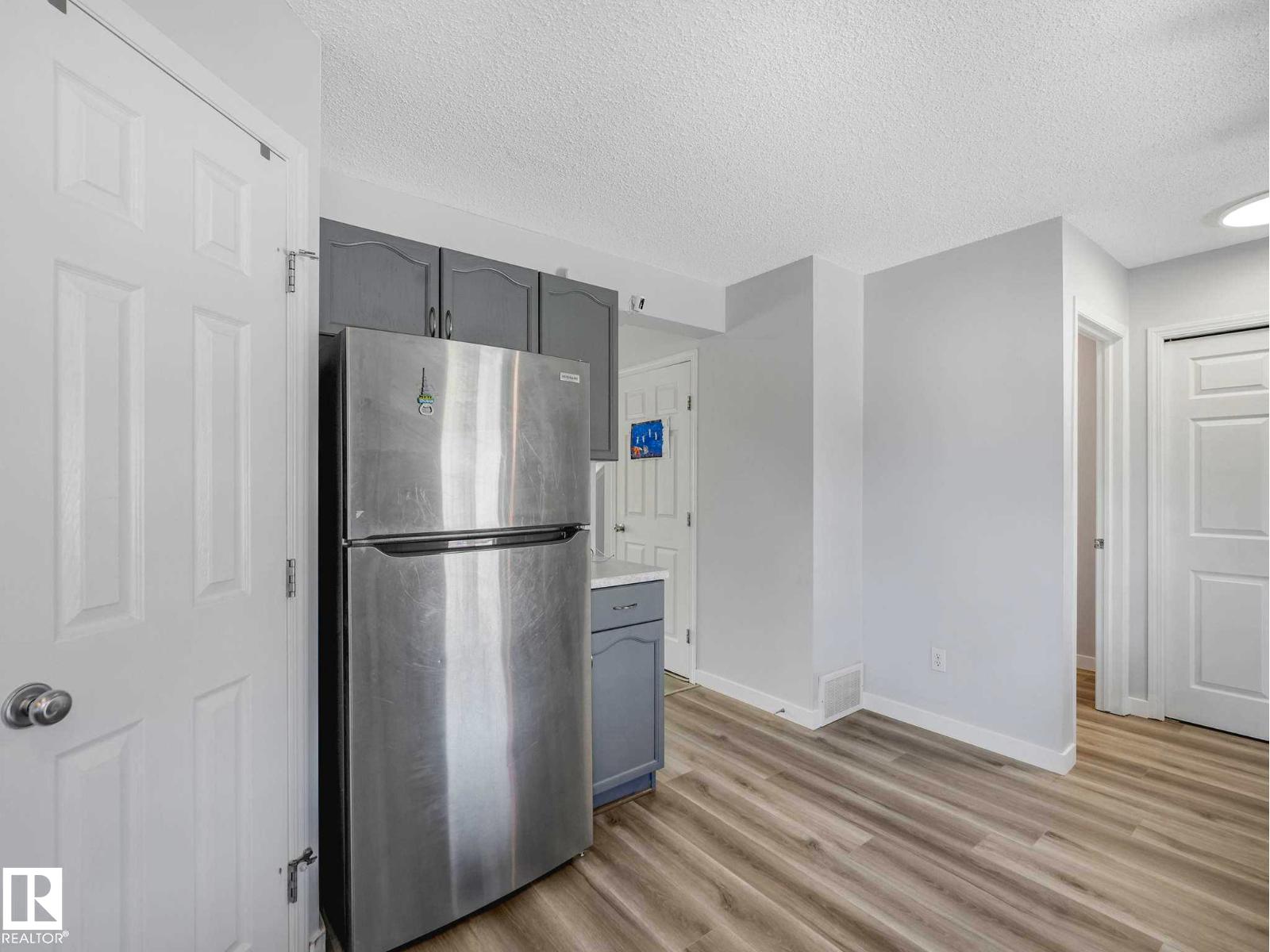 21360 89 AV NW - 17