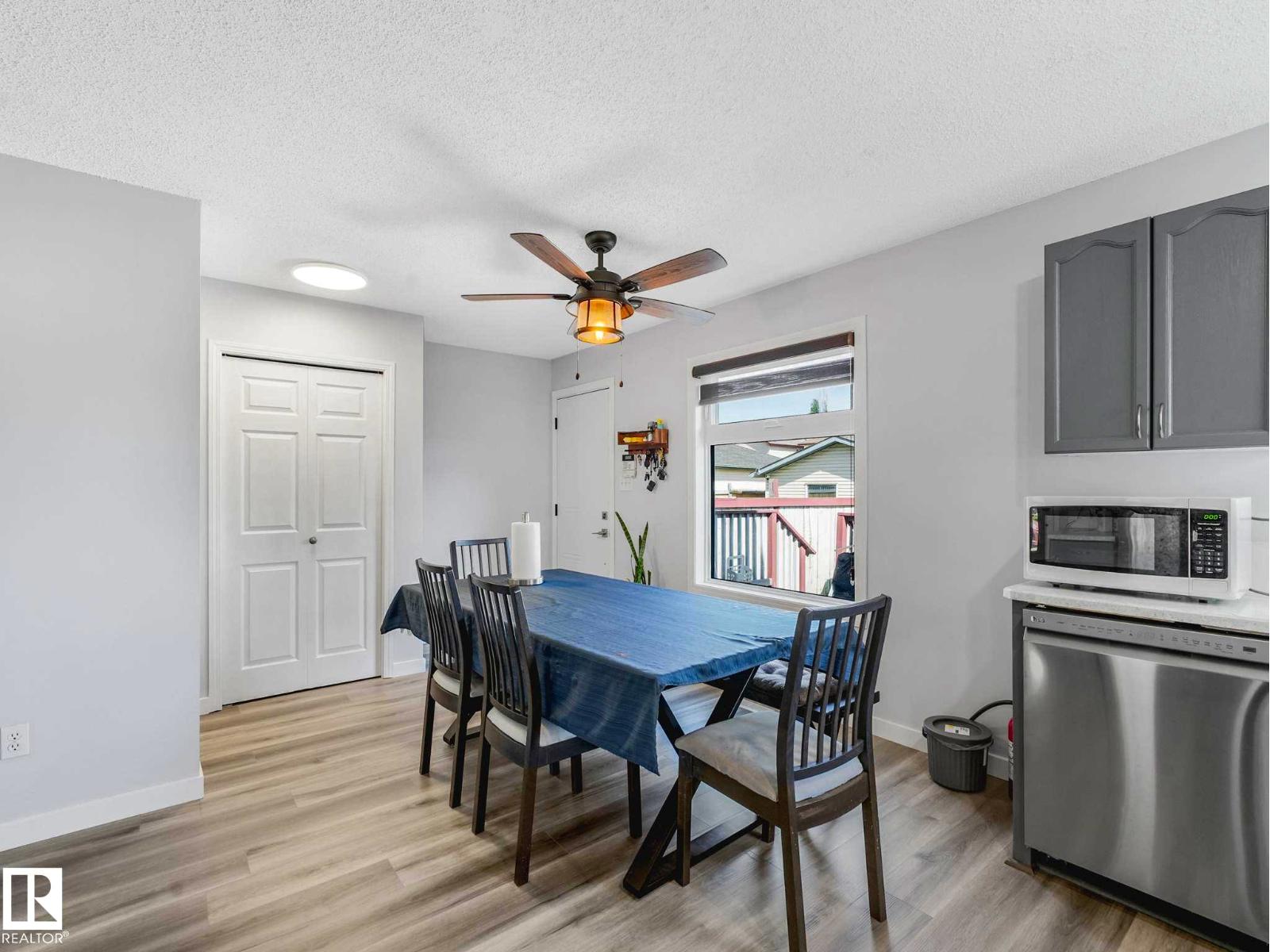 21360 89 AV NW - 18