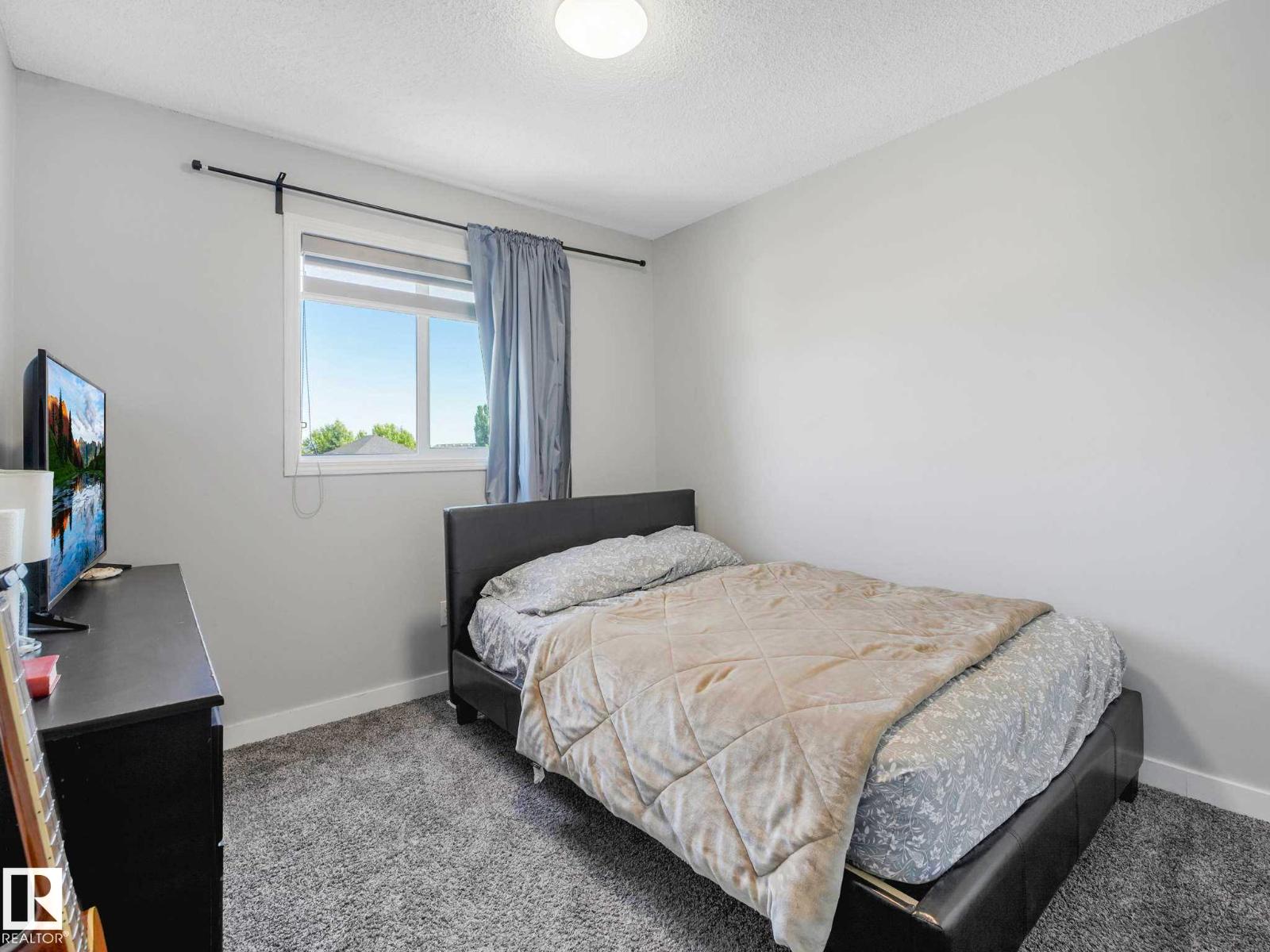 21360 89 AV NW - 24